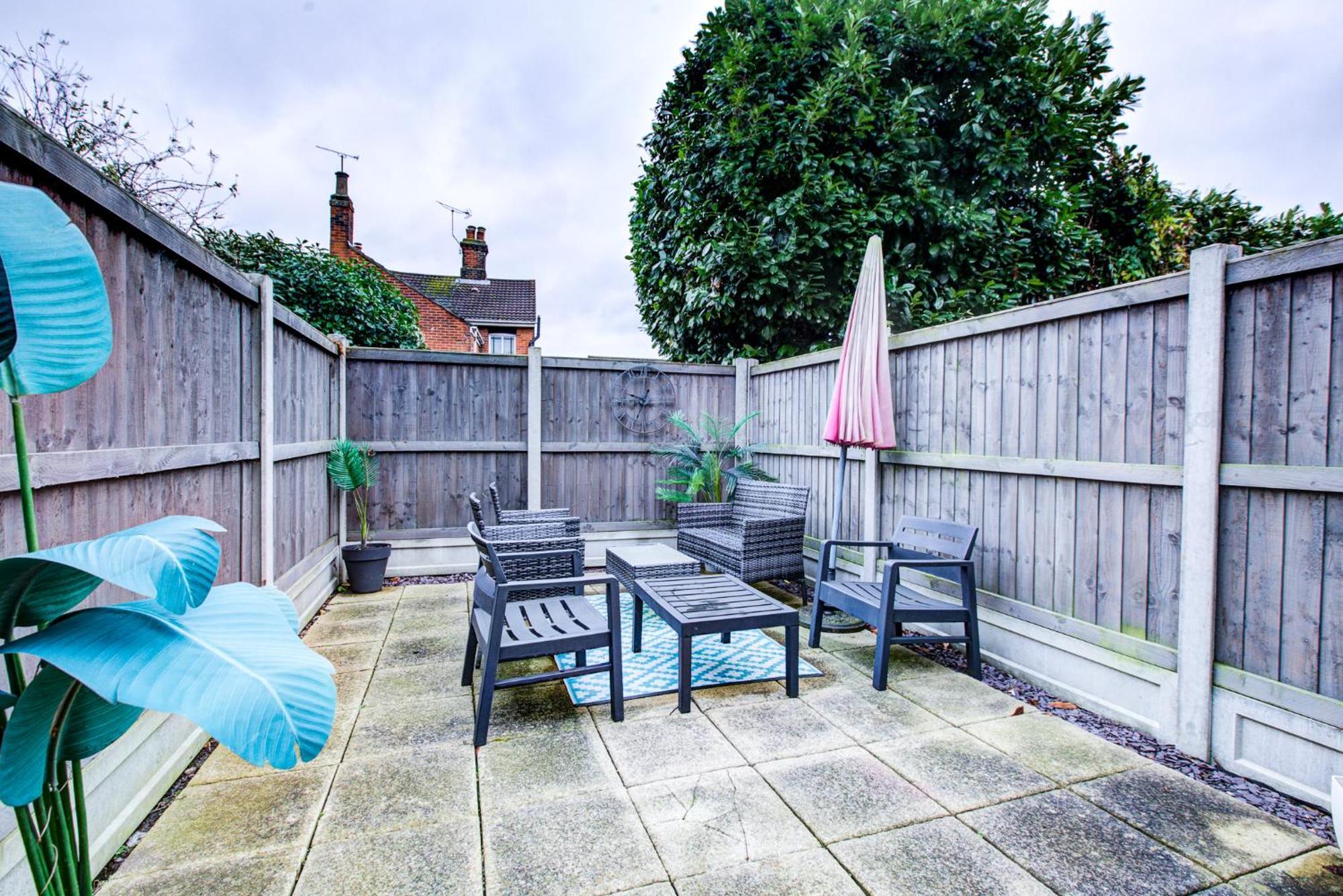 'Number 11' Central Colchester - Super Convenient 2 X Double Bed 1 X Single Bed Cottage Plus Office & Garden, 8 Min Walk Nth Station & Town Ctr, 2 Min Walk Local Shops & Restaurants Exterior foto